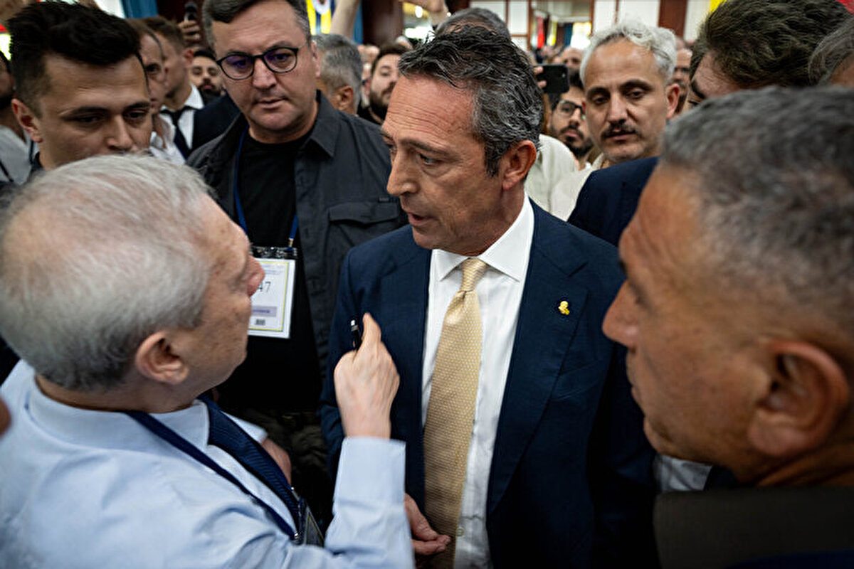 Kongrede zaman zaman gergin anlar yaşandı. Öte yandan eski başkan Aziz Yıldırım toplantıda bir konuşma yaptı.<br><br>