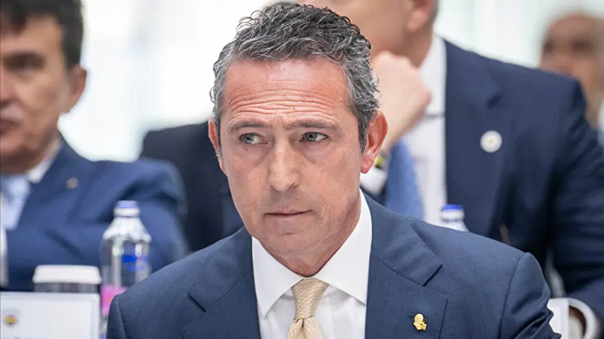 "Hulusi Bey ve Şekip Bey ile sizi ziyaret ettik. Dinledim sizi. Onun oğlu Galatasaraylı, yok dernek başkanı böyleymiş, yok rüşvetle kombine biletmiş gibi gıybet ve dedikodular oldu. Ben Mourinho ile gecelere akıyormuşum. Adam içki dahi içmiyor, futbol dışında dünyanın en sıkıcı adamı, sadece futbol konuşuyor. Şuna kanat getirdim; başkanım etrafınızda sizi gaza getirmeye çalışanlar var."<br><br>