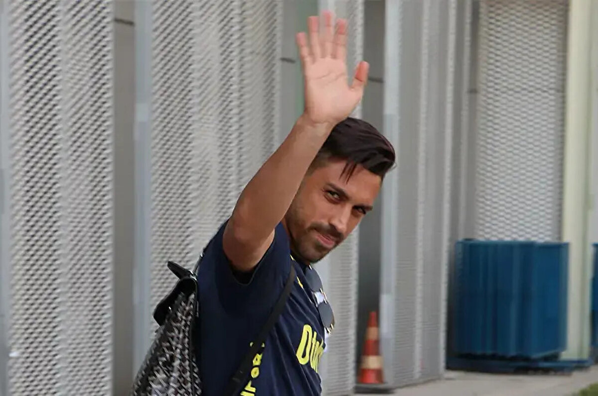 Önemli bir eşleşme. Çok az bir zaman kaldı. Feyenoord buraları oynamayı bilen iyi bir takım. Bizlerin daha iyi tanıdığı Robin van Persie var. Biz de çok çalışıp kazanmak istiyoruz ve o turu geçmek istiyoruz.<br><br>