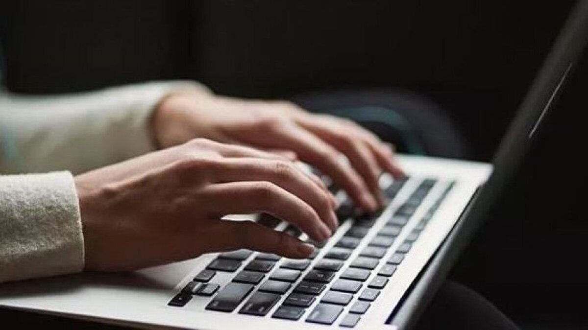 Kaç Tercih Hakkı Var?<br>YKS kapsamında adaylara 24 üniversite tercihi yapma hakkı tanınacak. Tercihlerin titizlikle yapılması önerilirken, adayların önceki yılların taban puanlarını dikkate alması önemli bir unsur olarak öne çıkıyor.