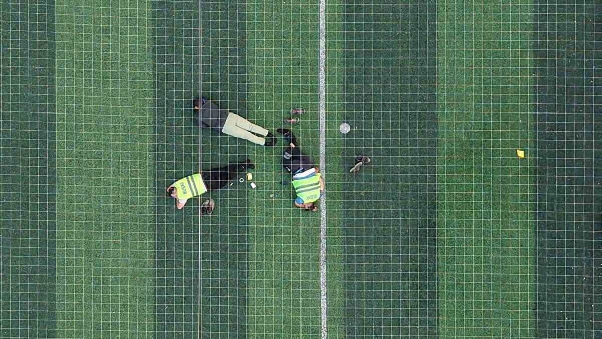 Sabaha karşı alevler etkisini kaybedince ormandan çıkan itfaiye ekipleri amirlerinin izniyle istirahate çekildi.