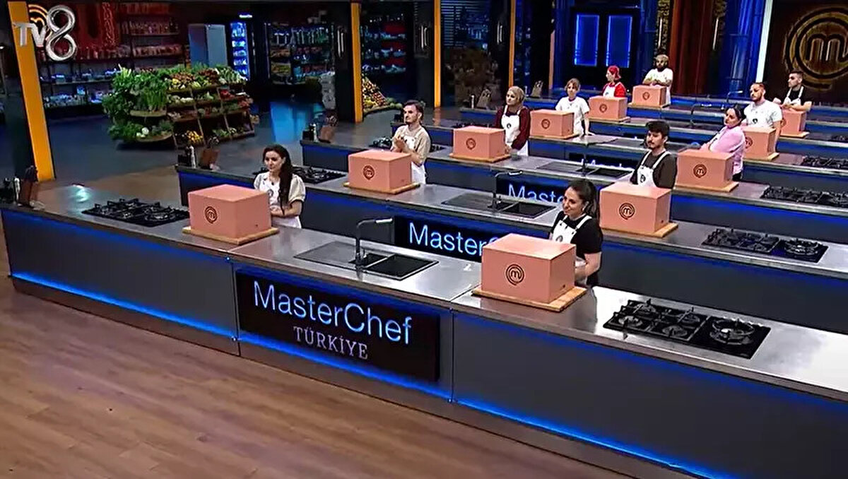 Final etabında ise şefler bu kez yarışmacılardan kazandibi tatlısı yapmalarını istedi. Teknik bilgi ve sunumun ön planda olduğu bu aşamada, şeflerin titiz değerlendirmesi sonucunda en başarılı tabağı hazırlayan isim, MasterChef 2025 ana kadrosuna katılma hakkı kazandı.