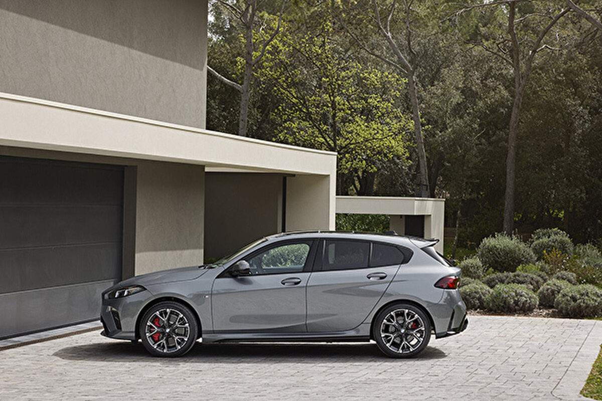 BMW 120 M Sport Mild hybrid otomatik benzinli 140 bg