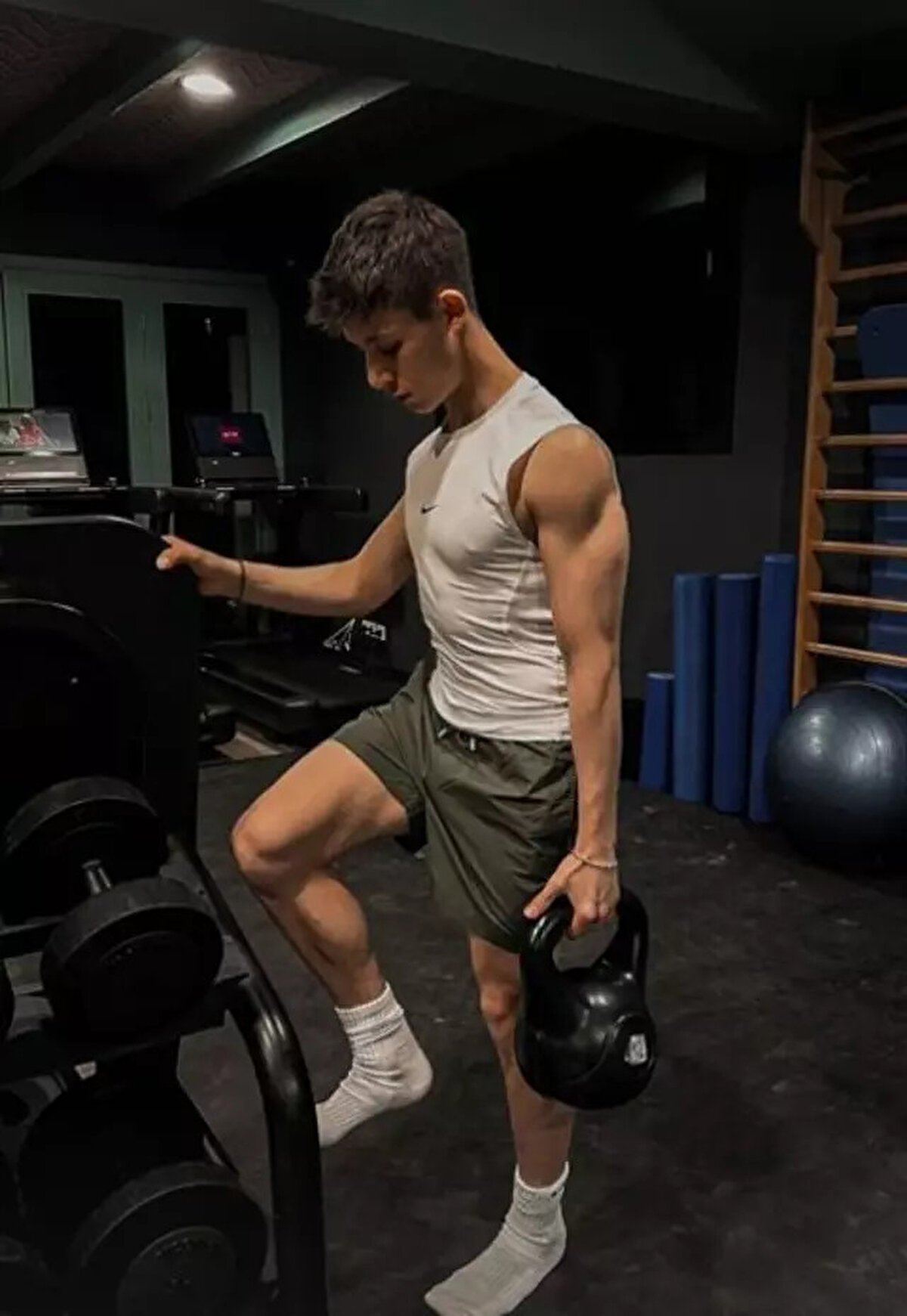 Sorumluluğun tamamı Arda'da<br><br>Görevi üstlenmeye hazır olduğu belirtilen yıldız ismin, tüm sorumluluğu alacağı ve takımın hücum başlangıçlarını başlatacak isim olacağı kaydedildi.<br><br>