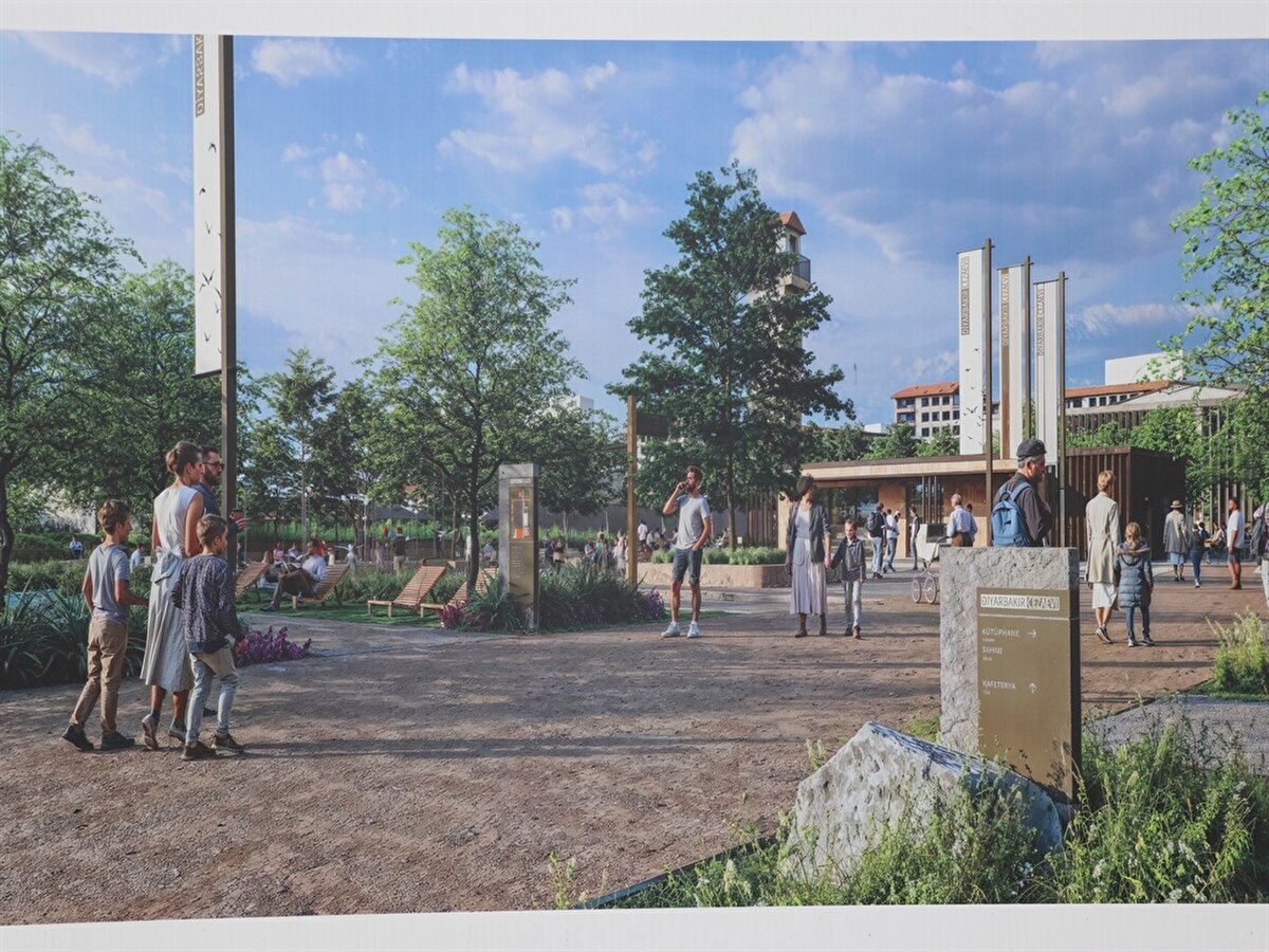 Cumhurbaşkanı Recep Tayyip Erdoğan, 23 Ekim 2023’te toplu açılış töreni için geldiği Diyarbakır’da, 12 Eylül darbesi sonrası askeri cezaevi olarak kullanılan Diyarbakır E Tipi Cezaevi’nin müze olacağını açıklayarak, “Son ziyaretimde Diyarbakır Cezaevi’ni boşaltma ve kültür merkezi yapma sözü vermiştim. Sözümüzü tuttuk. Adalet Bakanlığımız cezaevini tamamen boşalttı. Kültür ve Turizm Bakanlığımız restorasyon projelerini hazırladı. İçinde müze, kütüphane, kültür ve sanat birimlerinin yer alacağı bu eserin Diyarbakır’ımıza hayırlı olmasını diliyorum” dedi.