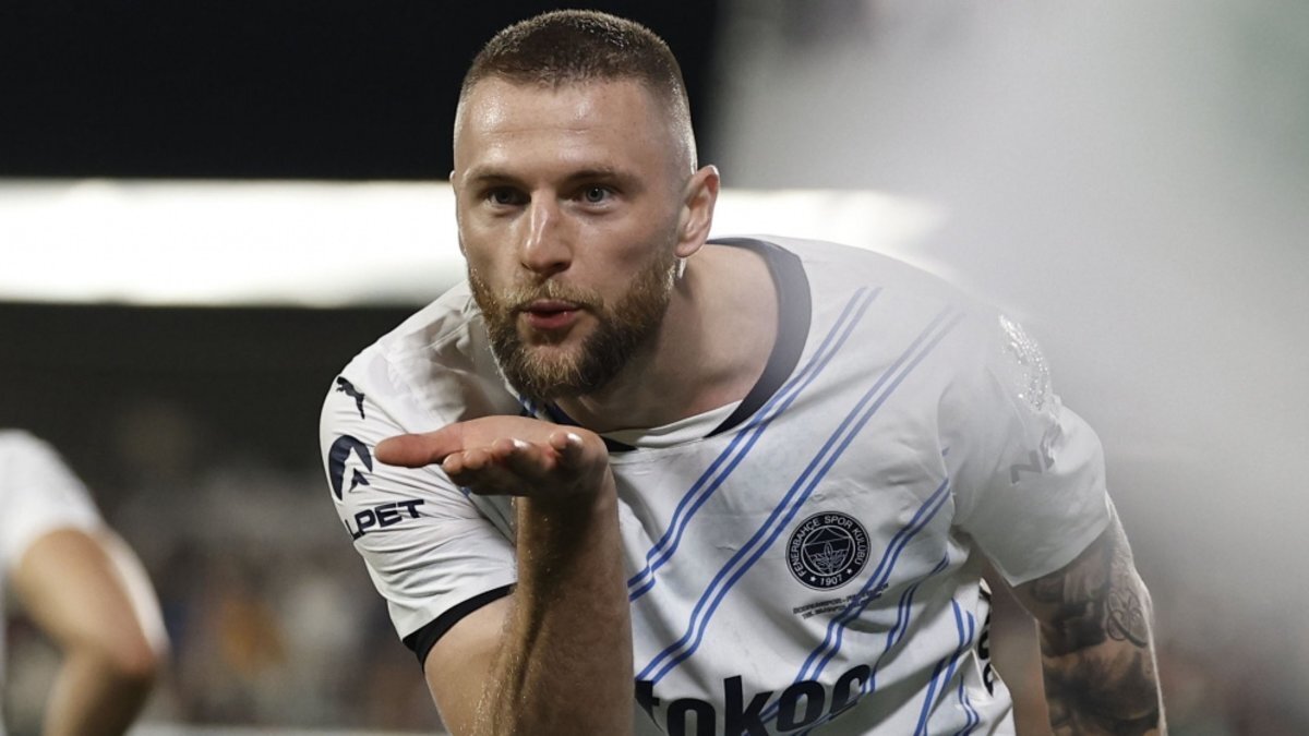 İtalyan gazeteci Fabrizio Romano'nun haberine göre; Fenerbahçe, Skriniar'ın transferi konusunda PSG ile son detayları görüşüyor.