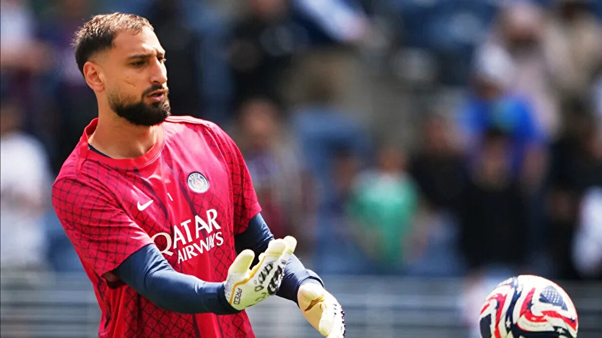 Fransız ekibi ve İtalyan kalecinin, bonservis ve maaş anlamında Galatasaray'dan bir hayli yüksek taleplerde bulunduğu aktarıldı.<br><br>