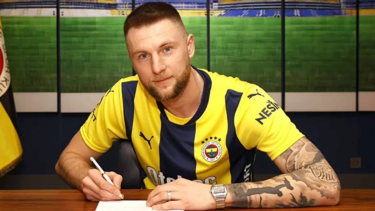 Skriniar için PSG'ye ne kadar ödenecek?<br><br>Milan Skriniar ile daha önce anlaşma sağlayan Fenerbahçe, PSG'yi de ikna etti. L'Equipe'in haberine göre sarı-lacivertliler, Skriniar transferi için PSG'ye 10 milyon euro ödeyecek.<br><br>