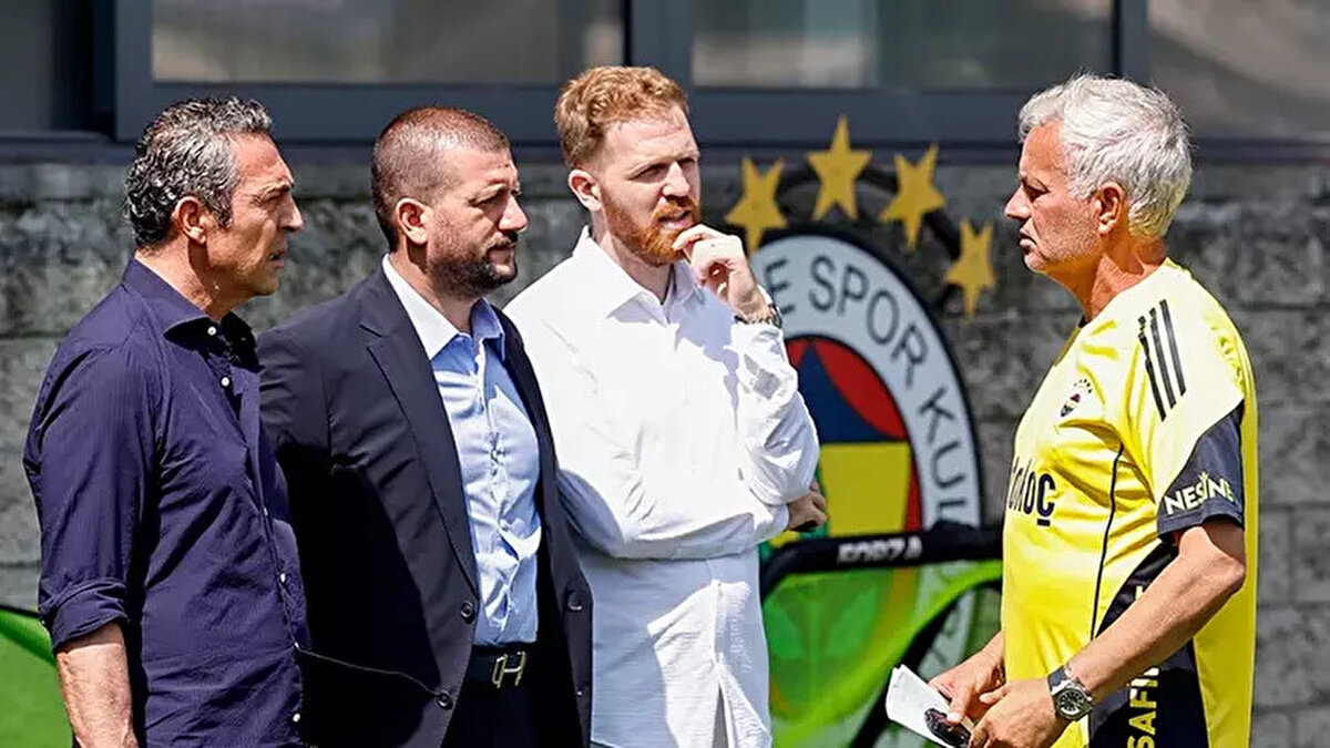 Jhon Duran, Archie Brown ve Tarık Çetin'i kadrosuna katan Fenerbahçe, 4. transferini bitirmeye hazırlanıyor.