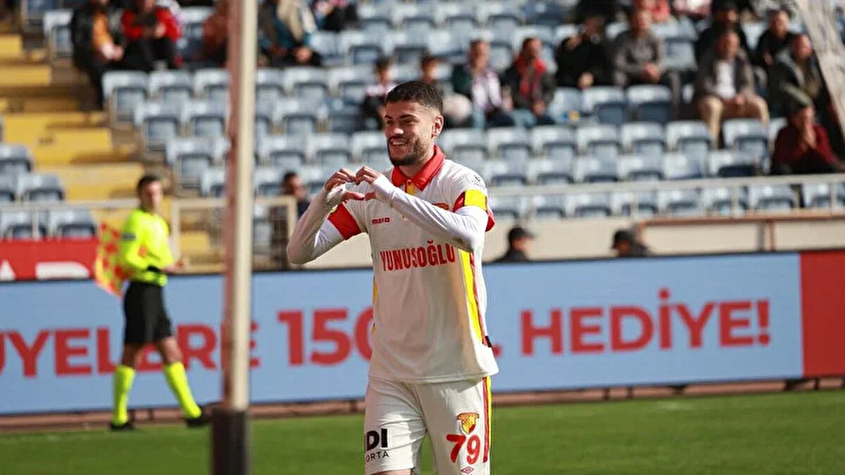 Brezilyalı oyuncunun güncel piyasa değeri ise 11 milyon euro civarında.<br><br>