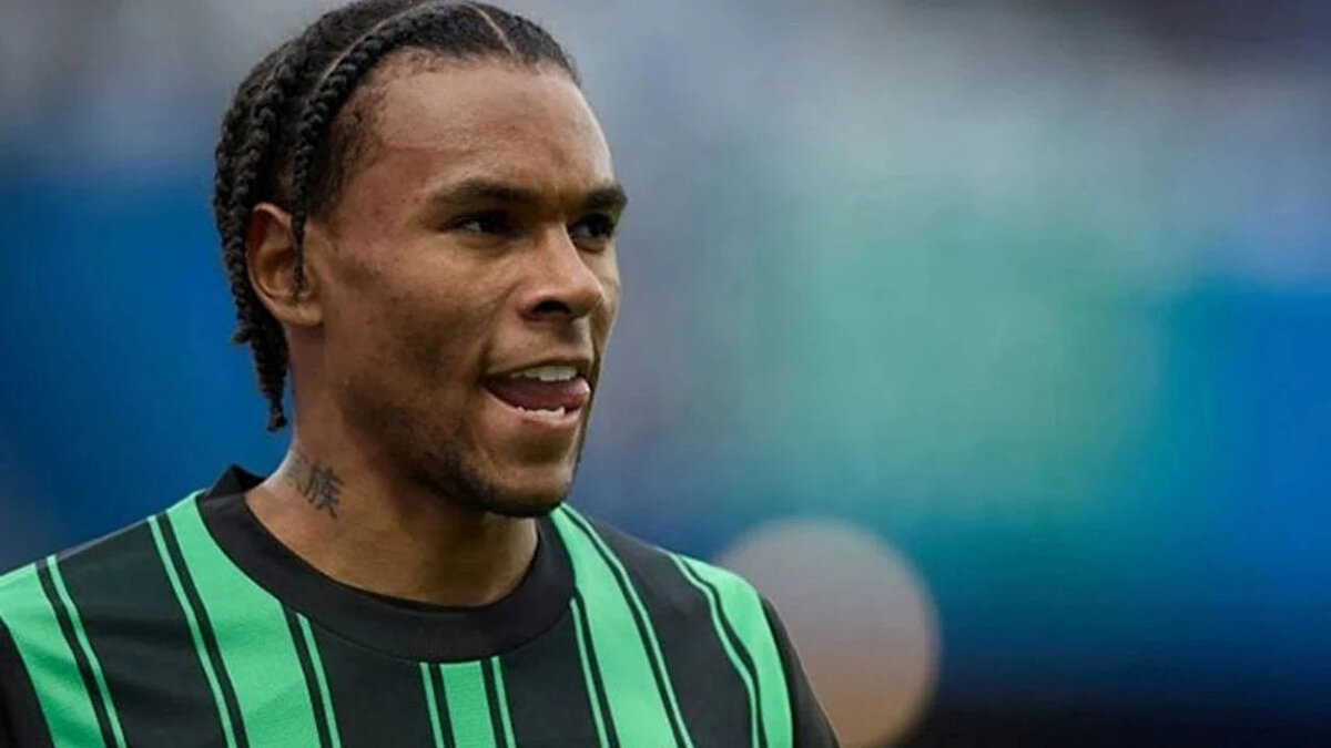 Ayrıca transferiyle ilgili son kararı futbolcunun vereceği belirtildi.<br><br>