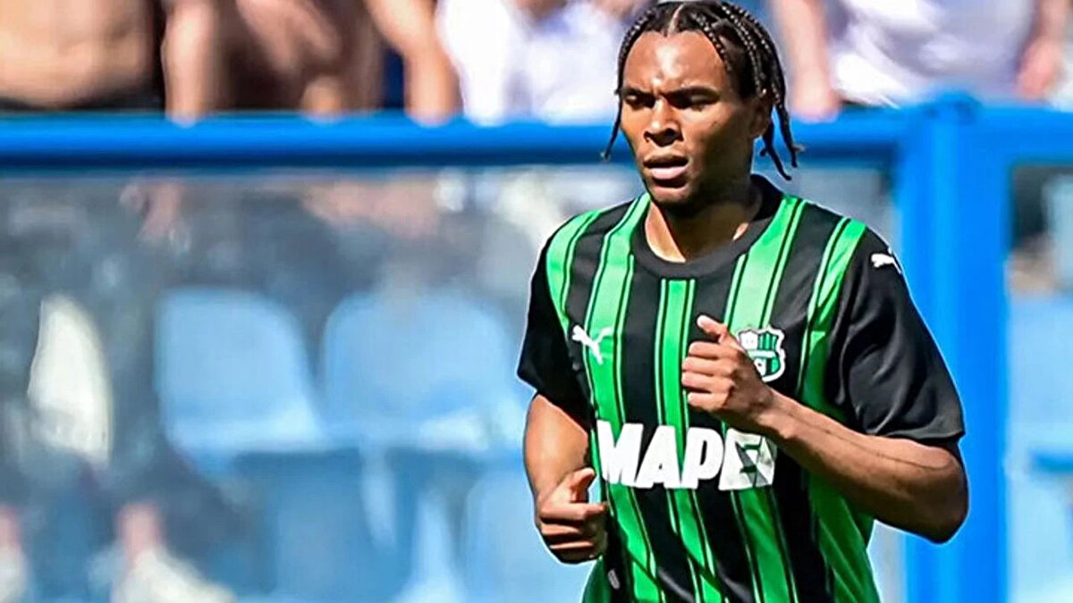 Sarı-lacivertlilerin bonuslarla birlikte 15 milyon euroluk transfer teklifinde bulunduğu aktarıldı.<br><br>