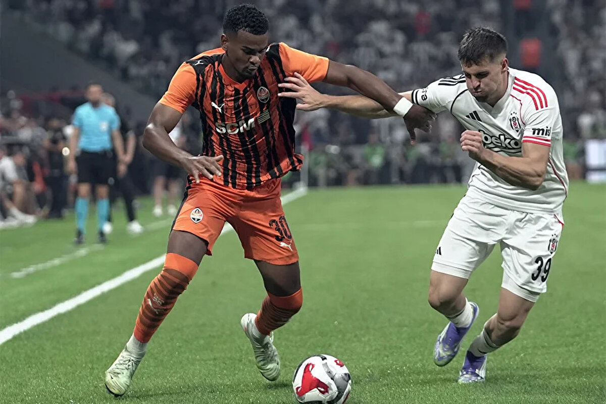 David Jurasek, 4-2 kaybedilen Shakhtar Donetsk maçında ilk 11'de sahaya çıkmış ve 90 dakika forma giymişti.<br><br>