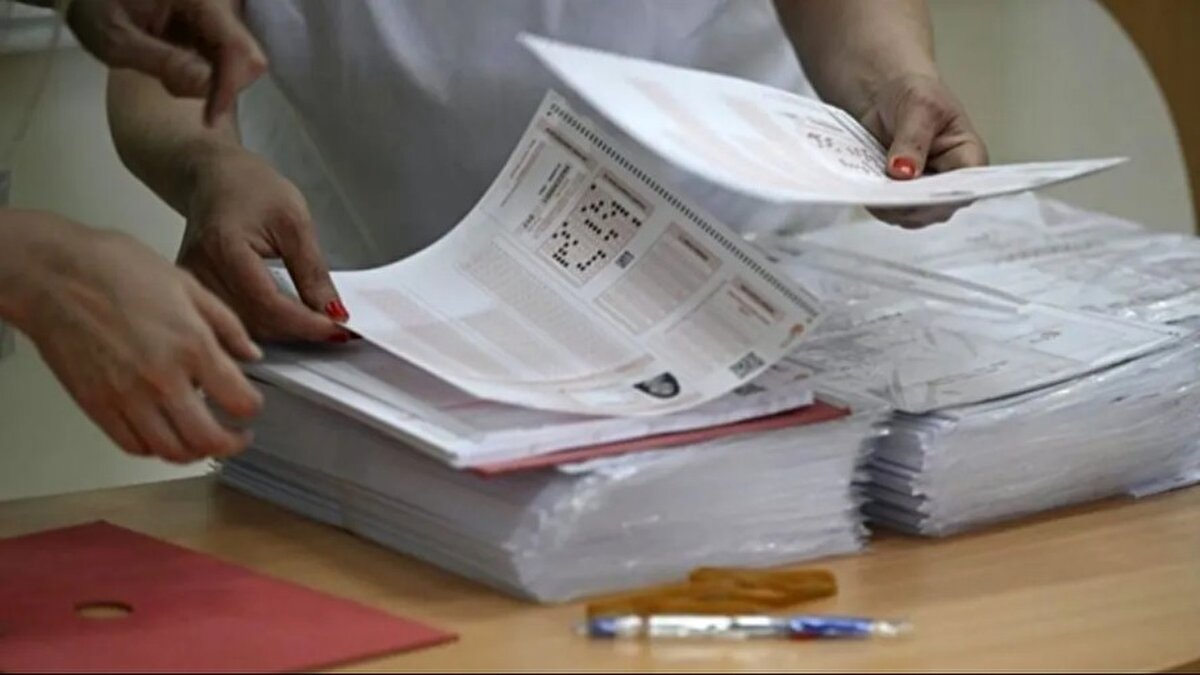 2025 YKS tercihleri ne zaman başlıyor?<br><br>ÖSYM’nin resmi takvimine göre 2025 YKS tercih işlemleri 1 Ağustos 2025 Çarşamba günü başlayacak. Adaylar, tercihlerini 1-13 Ağustos 2025 tarihleri arasında ÖSYM’nin Aday İşlemleri Sistemi (https://ais.osym.gov.tr) üzerinden gerçekleştirebilecek. Ayrıca ÖSYM mobil uygulaması üzerinden de bireysel olarak tercih işlemi yapılabilecek.