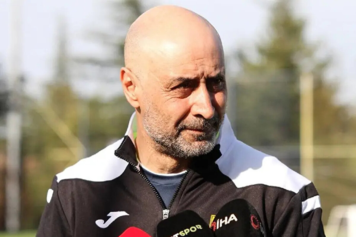 "Ankaragücü'nde çalışırken kendisine formayı ilk ben verdim. Çok kaliteli bir oyuncu. Antrenmanlarda Osimhen ve Icardi ile mücadele edecek. Bu da onu çok geliştirecek.<br><br>