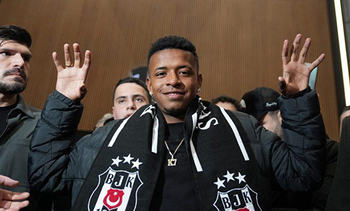 Aynı şekilde Keny Arroyo'da Beşiktaş ile alakalı paylaşımlarını silmişti.