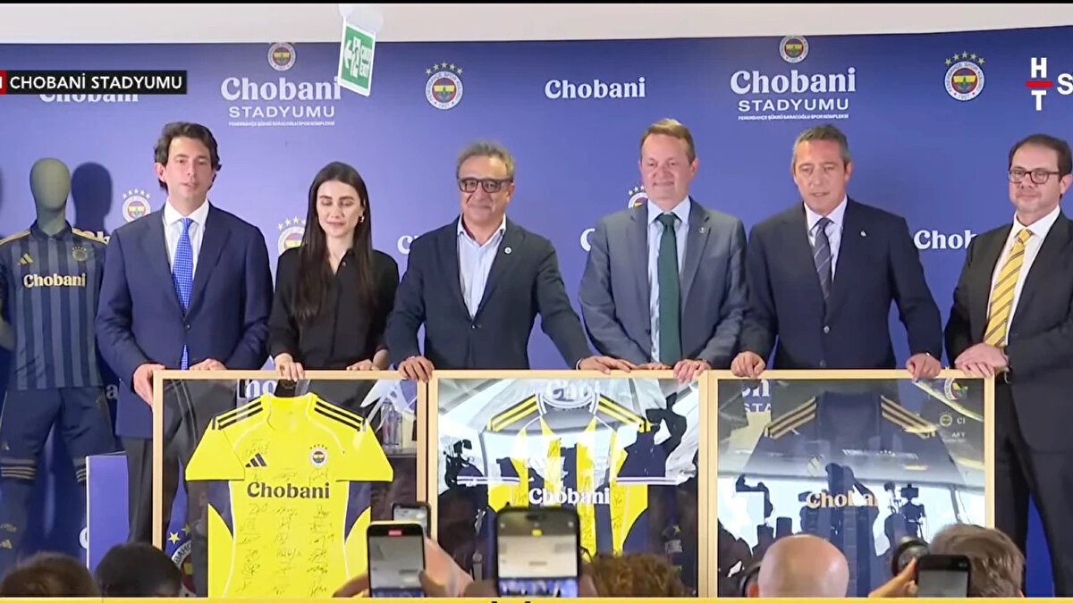 İşte Fenerbahçe'nin bu sezon Avrupa'da giyeceği formalar