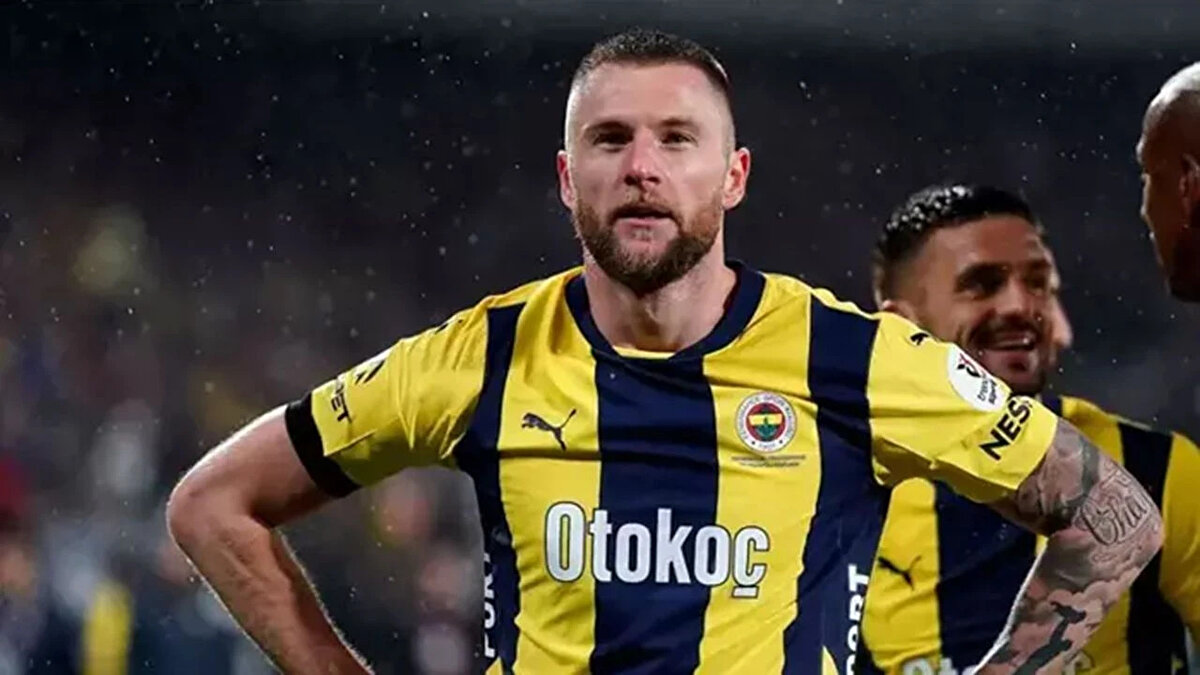 Transfer çalışmalarını sürdüren Fenerbahçe, savunmasını güçlendirmek adına önemli bir transferi bitirmeye hazırlanıyor.<br>