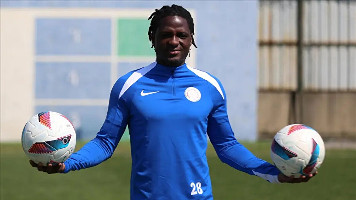 Hull City'nin Süper Lig'den son transferi ise David Akintola olacak. Son olarak Rizespor forması giyen Nijeryalı kanat oyuncusu an itibarıyla boşta.<br><br>