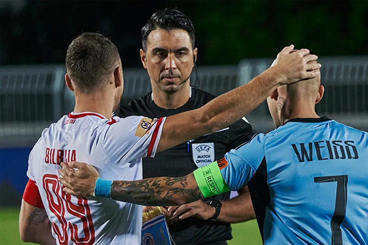 Ancak Slovan Bratislava 80 ve 87'de attığı gollerle skoru eşitledi. Kalan dakikada başka gol olmayınca Slovakya temsilcisi tur atlayan taraf oldu.<br><br>