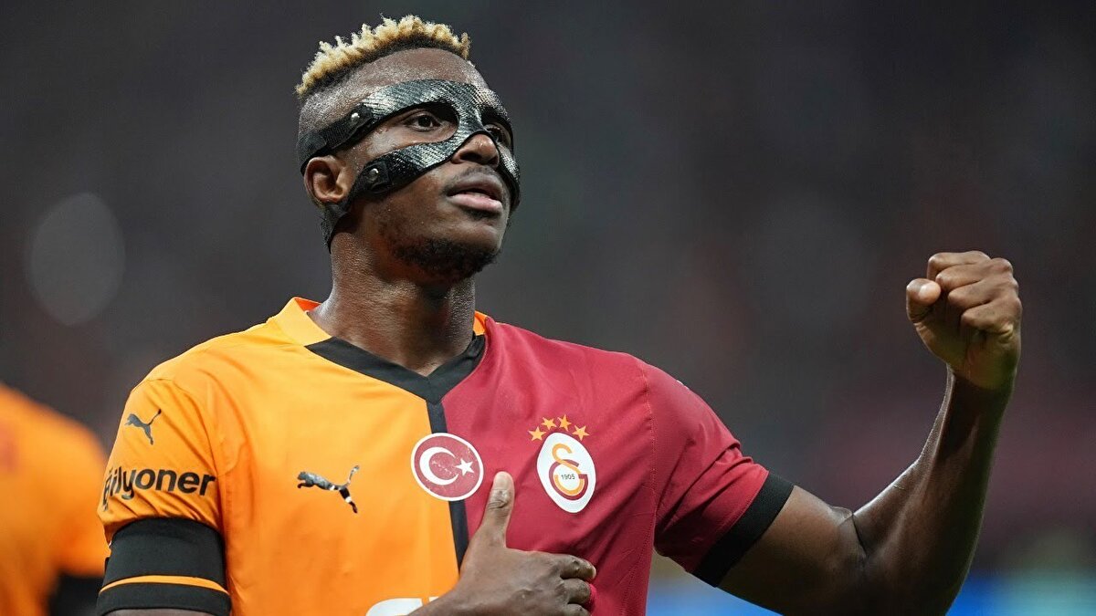 Victor Osimhen ilk açıklamasında; “Galatasaray'ı çok seviyorum. Şu anki duygularımı nasıl tarif edeceğimi ben de bilmiyorum. Çok heyecanlıyım. Sevdiğim yere geri geldim.” dedi. 