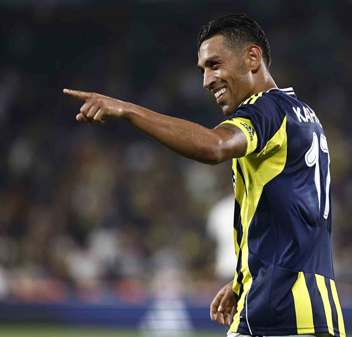 Jose Mourinho’nun öğrencileri ilk resmi maçına 6 Ağustos Çarşamba günü Feyenoord karşısında çıkacak. Sarı-lacivertliler UEFA Şampiyonlar Ligi 3. eleme turu ilk maçında Hollanda temsilcisine konuk olacak.