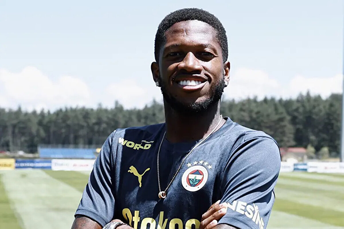 İrfan Can Kahveci'nin yanı sıra Fred de takımın kaptanlarından oldu. Transferi an meselesi olan Milan Skriniar da pazubendini takacak üçüncü isim.<br><br>