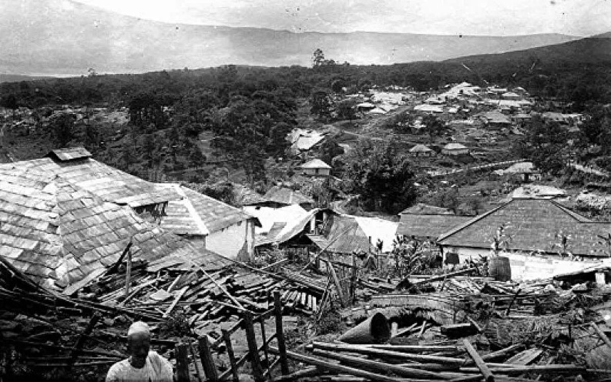 10. Assam-Tibet Depremi (1950) | Büyüklük: 8,6<br><br>15 Ağustos 1950'de Hindistan ve Tibet bölgesinde meydana gelen bu deprem, toprak kaymalarına neden oldu. Baraj çökmesiyle birlikte ölü sayısı 1500'ü aştı.