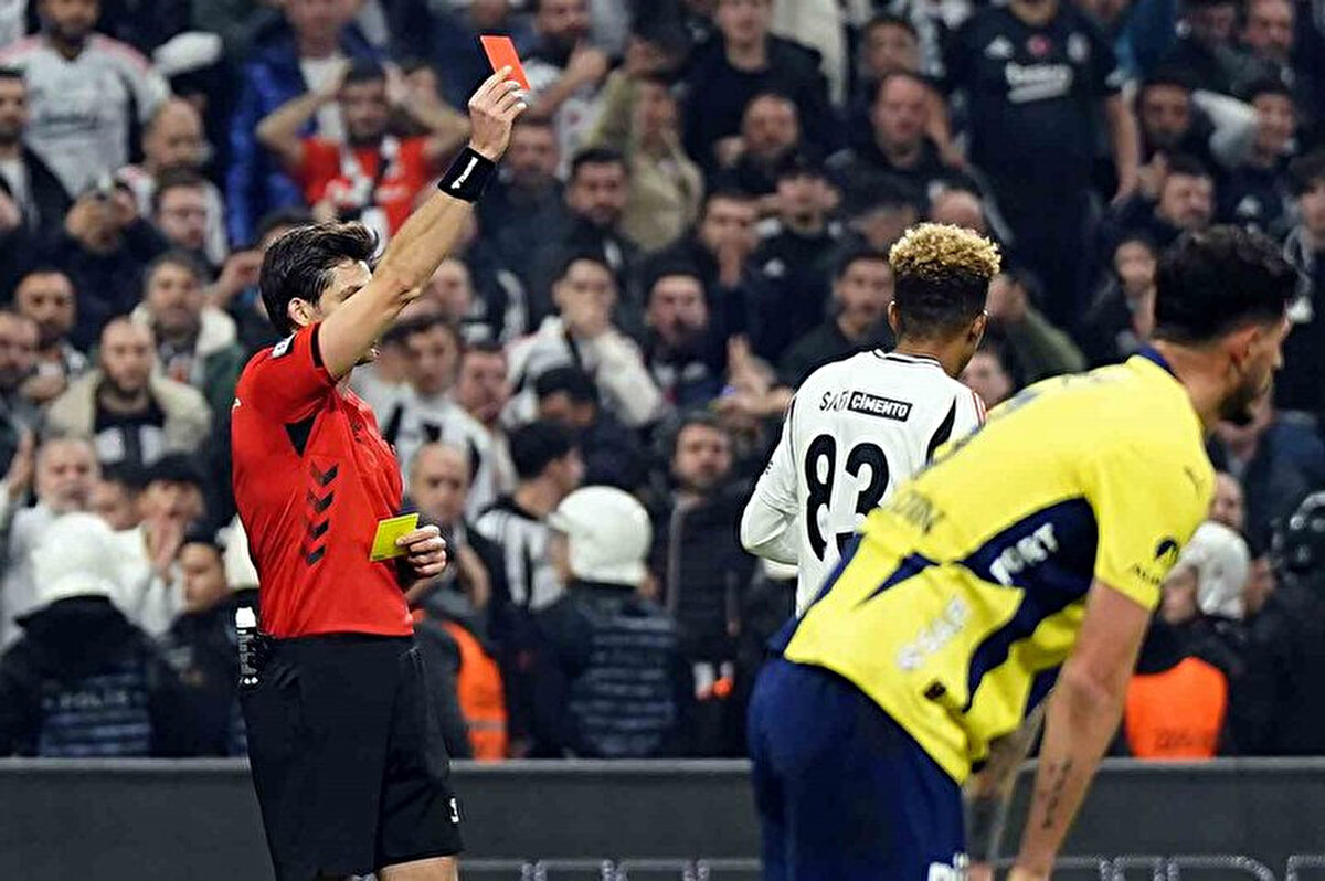 Beşiktaş'ta Gedson Fernandes defteri kapandı. Siyah-beyazlılar, Portekizli futbolcuyu 20+5 milyon Euro'ya Spartak Moskova'ya gönderdi.<br><br>