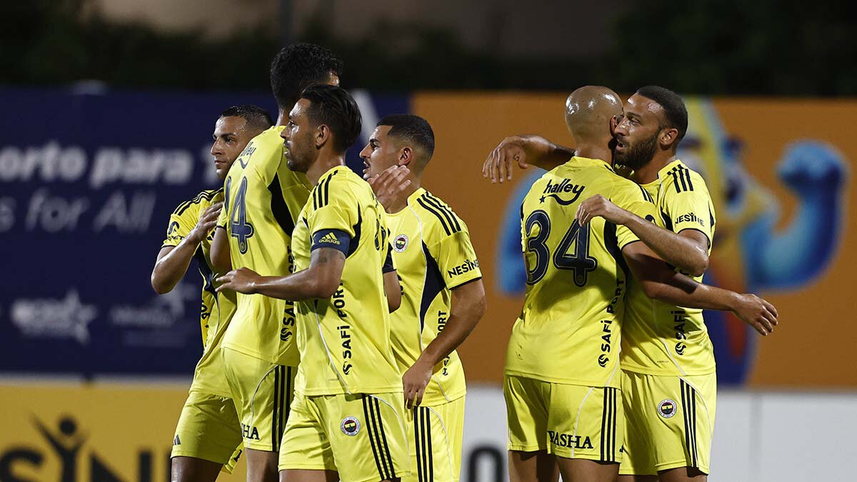 Fenerbahçe'nin son hazırlık maçı<br><br><br>Şampiyonlar Ligi 3. ön eleme turu ilk maçında 6 Ağustos tarihinde Feyenoord deplasmanında sahaya çıkacak olan Fenerbahçe bu sezon oynayacağı ilk resmi maç öncesinde son hazırlık maçını Lazio karşısında oynayacak.<br><br>