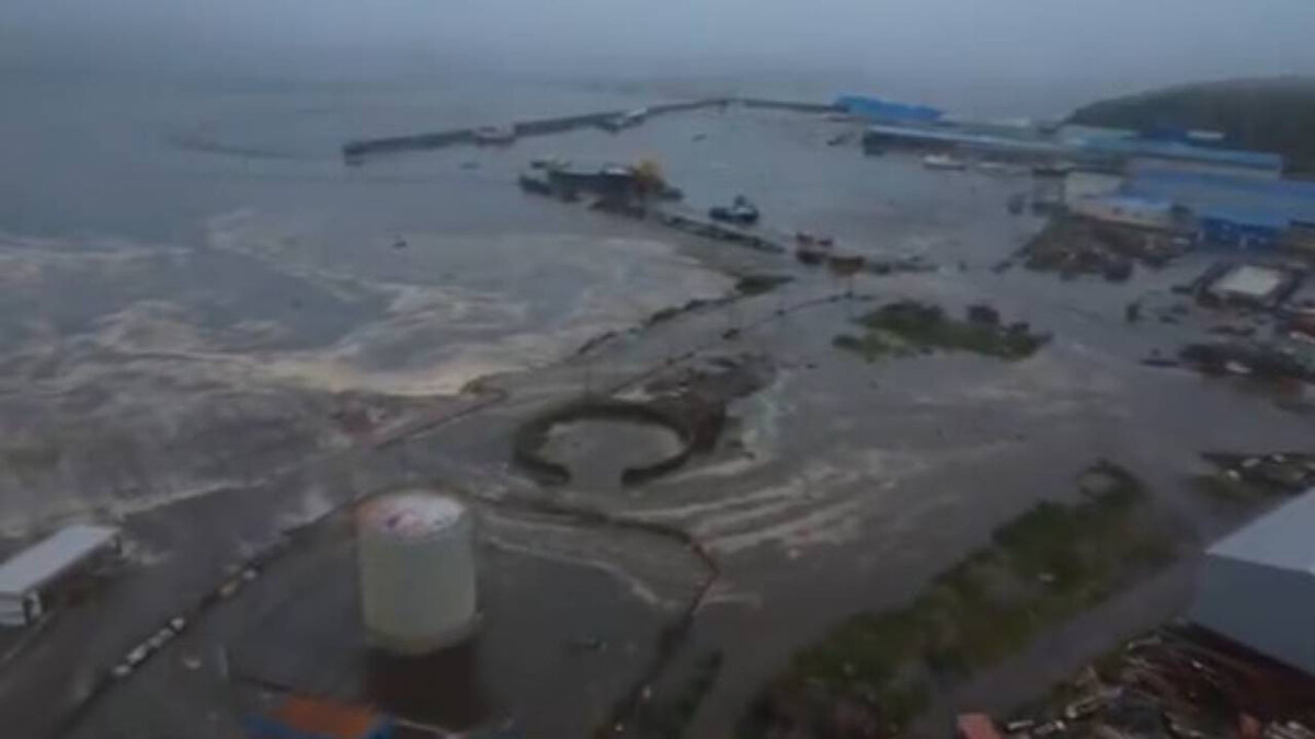 Deprem, Deprem, Rusya’nın doğusunda yer alan Yuzhno-Sakhalinsk kentine yaklaşık 1393 kilometre mesafede meydana geldi. Şu ana kadar "Rusya deprem can kaybı var mı?" sorusu yanıt beklerken, olayın büyüklüğü nedeniyle araştırmalar da hız kazandı.