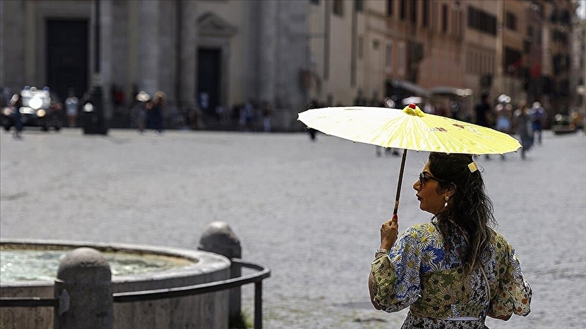 Meteoroloji Genel Müdürlüğü 31 Temmuz 2025 hava durumu raporunu yayımladı. İstanbul başta olmak üzere birçok kent için sağanak yağış uyarısı yapılırken, sıcaklıklarda da düşüş bekleniyor. Peki İstanbul’da yağmur ne zaman başlayacak? Hangi illerde sağanak etkili olacak? İşte il il hava durumu tahminleri ve uzman uyarıları…