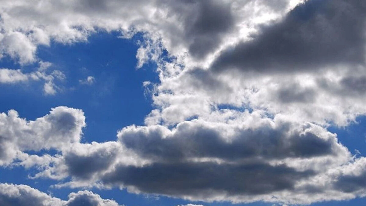 BATI KARADENİZ<br>Parçalı ve çok bulutlu bir hava hakim olacak. Bölge genelinde yerel sağanak ve gök gürültülü sağanak yağış bekleniyor.<br><br>Bolu: 32°C, sağanak yağışlı<br><br>Düzce: 28°C, sabah saatlerinde sağanak<br><br>Sinop: 36°C, gece ve sabah sağanak yağışlı<br><br>Zonguldak: 27°C, sabah ve gece sağanak yağışlı