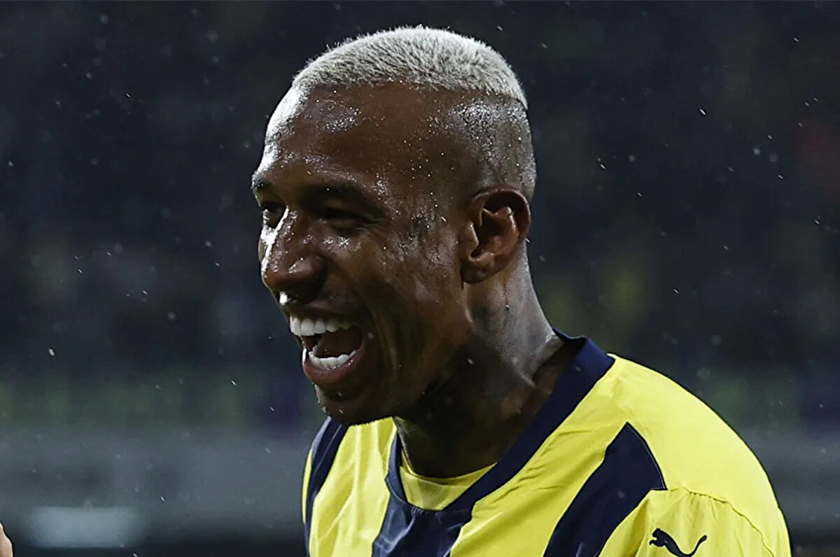 Sakatlığı nedeniyle Portekiz kampına götürülmeyen ve saha çalışmalarına yeni başlayan Anderson Talisca sosyal medya hesabından dikkat çeken bir paylaşımda bulundu.<br>