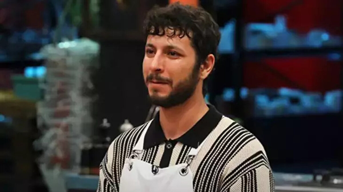 MasterChef’te 30 Temmuz Akşamı Kadroya Giren İsim Tunahan Oldu<br><br>MasterChef 2025'te heyecan tüm hızıyla devam ediyor. 30 Temmuz Salı akşamı yayınlanan yeni bölümde yarışmacılar arasında kıyasıya bir mücadele yaşandı. Yarışmanın usta jüri üyeleri Somer Sivrioğlu, Danilo Zanna ve Mehmet Yalçınkaya’nın yaptığı değerlendirme sonucunda Tunahan, ana kadroya giren 17. yarışmacı oldu.