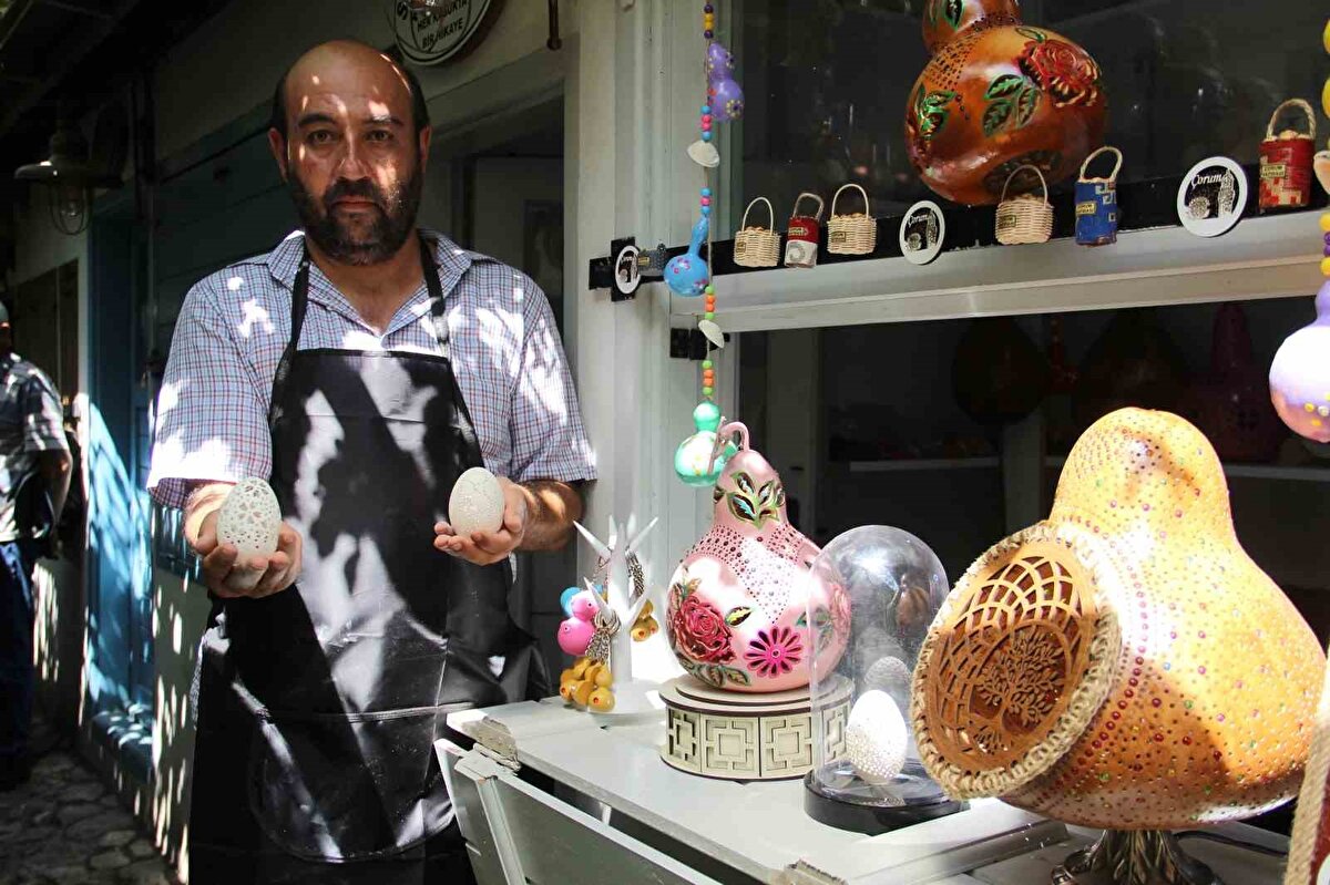 Ankara’daki bir usta ile irtibata geçen Midiliç, oyma sanatının nasıl yapıldığını öğrendi. 