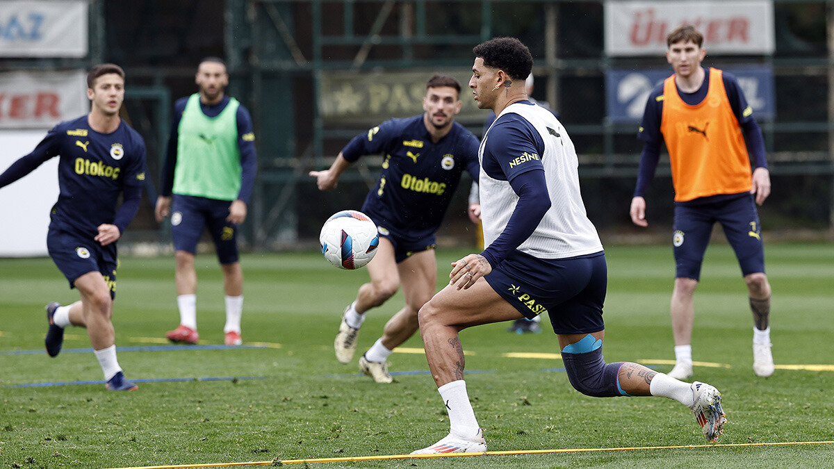 İşte Fenerbahçe'nin UEFA listesinde yer almayan isimler