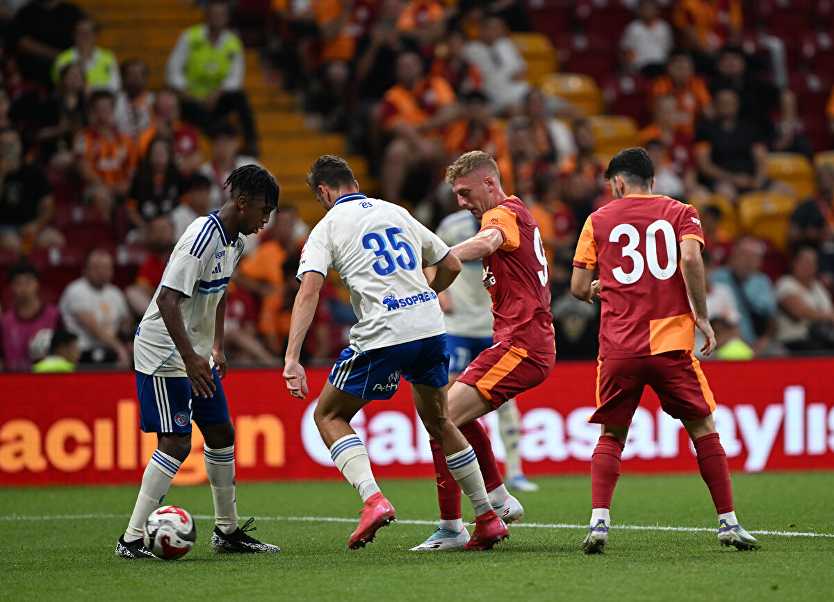 Galatasaray-Lazio maçı ne zaman?<br><br>Galatasaray Lazio hazırlık maçı 2 Ağustos Cumartesi günü saat 21.00'de oynanacak.