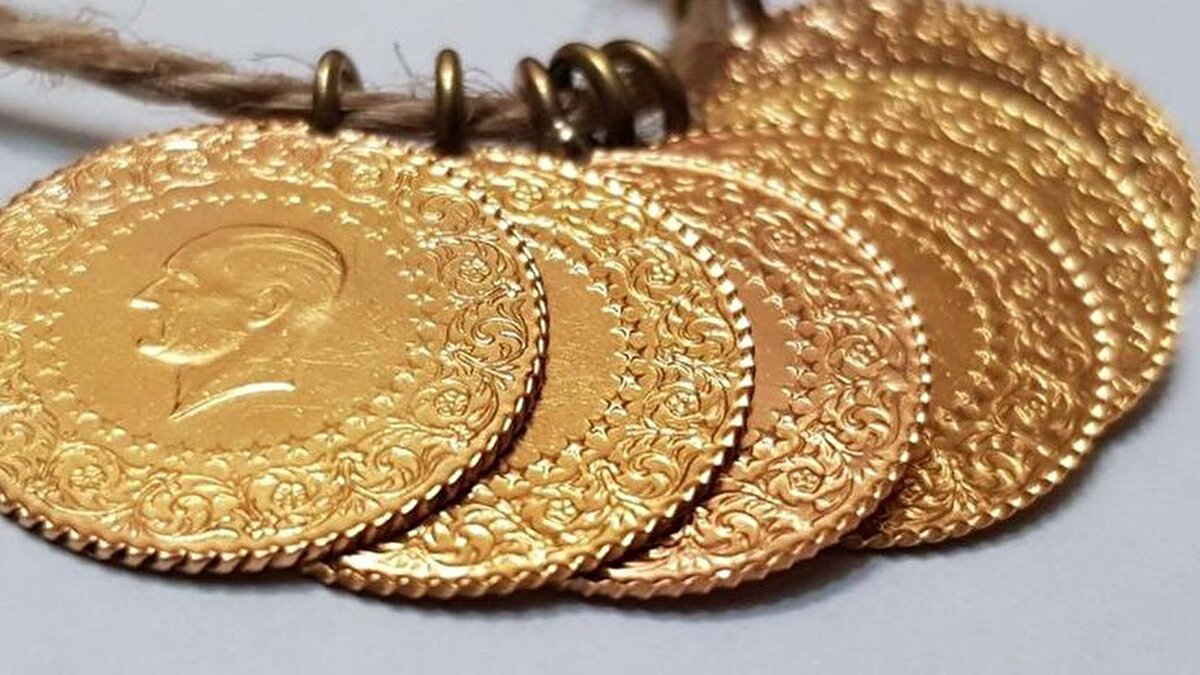 Geçen hafta sonu 7 bin 302 lira olan çeyrek altının satış fiyatı yüzde 0,39 artarak 7 bin 330 liraya yükseldi.