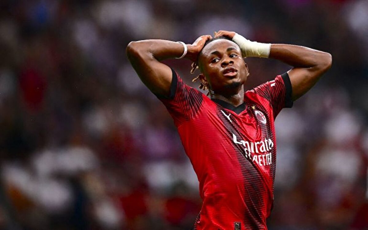 26 yaşındaki Nijeryalı oyuncu Milan'da 69 maça çıkarken 8 gol attı ve 6 asist yaptı.