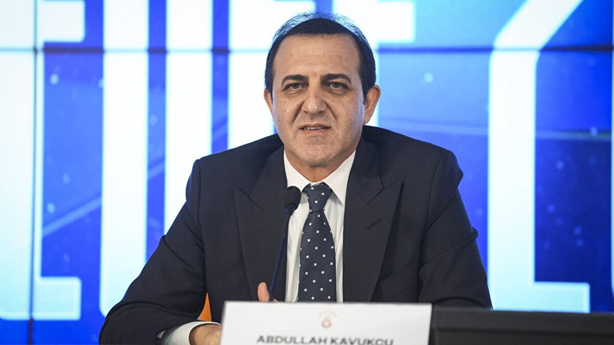 Galatasaray Sportif A. Ş. Başkan Vekili Abdullah Kavukçu bugün düzenlenen basın toplantısında adı basına sızmayan bir kaleciyle ilgilendiklerini söyledi.