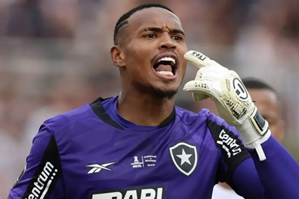 Fabrizio Romano'nun haberine göre Galatasaray'ın ilgilendiği isim Brezilya Ligi ekiplerinden Botafogo forması giyen John Victor.