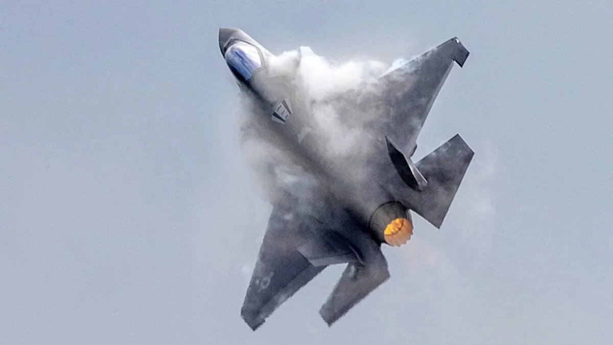 Başta ülkemiz olmak üzere tüm dünya savaşa hazırlanıyor. Yıllardır 3. Dünya Savaşı söylentisiyle ülkeler savunma sanayilerini ve ekonomilerini savaşa hazırlıyor.