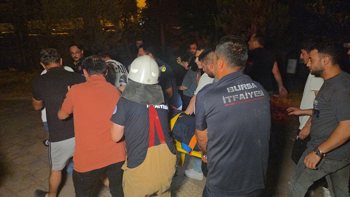 Yaralılar, ilk müdahalelerinin ardından Orhangazi Devlet Hastanesi’ne kaldırılarak tedaviye alındı.