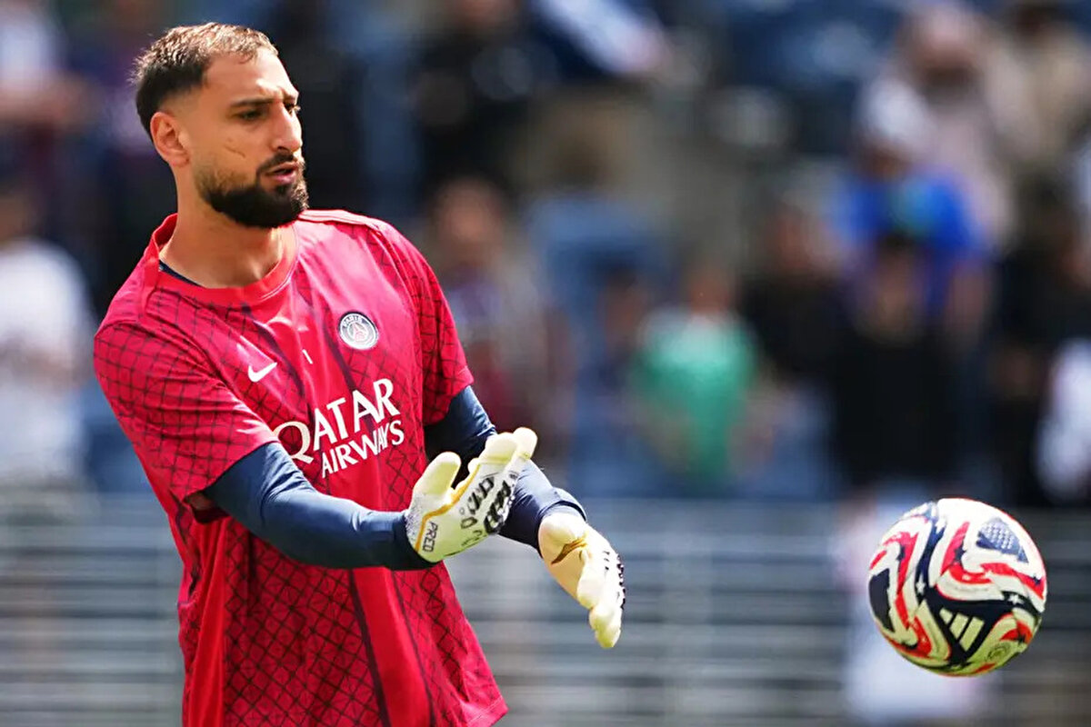 Chevalier transferi nedeniyle Gianluigi Donnarumma'nın takımdaki geleceği belirsizliğini korurken İtalyan kaleciyi kararını etkileyecek bir gelişme yaşandı.<br>