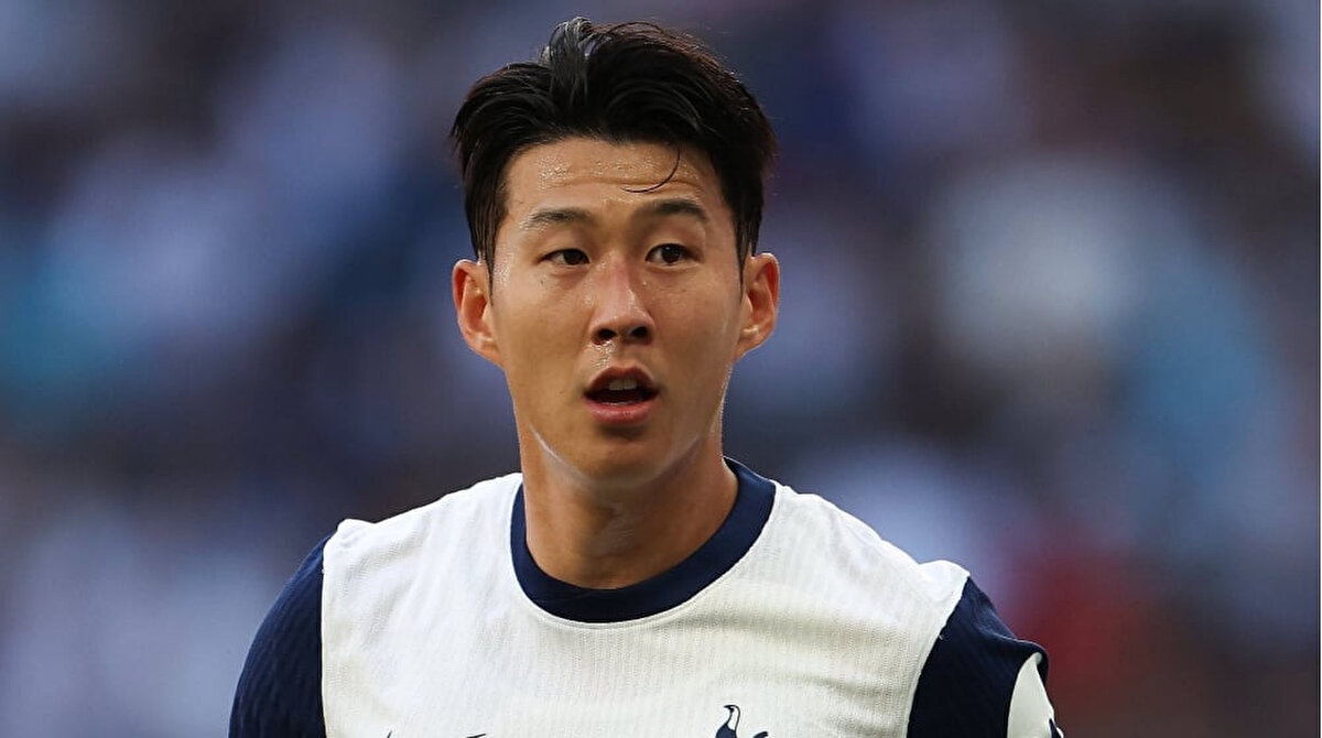İngiltere Premier Lig ekibi Tottenham'da forma giyen kaptan Heung-Min Son, bu yaz takımdan ayrılacağını açıkladı.<br>
