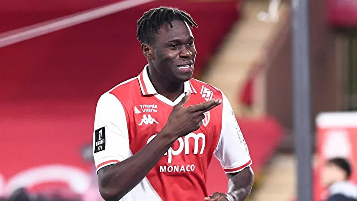 Singo, geride kalan sezonda Monaco'da 35 resmi maçta forma giydi ve 3 gol, 3 asistlik katkı verdi.<br>