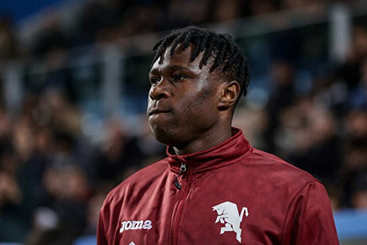 Sacha Tavolieri'nin haberine göre 24 yaşındaki Fildişi Sahilli sağ bek, AS Monaco'da kalmayı tercih etti.<br>