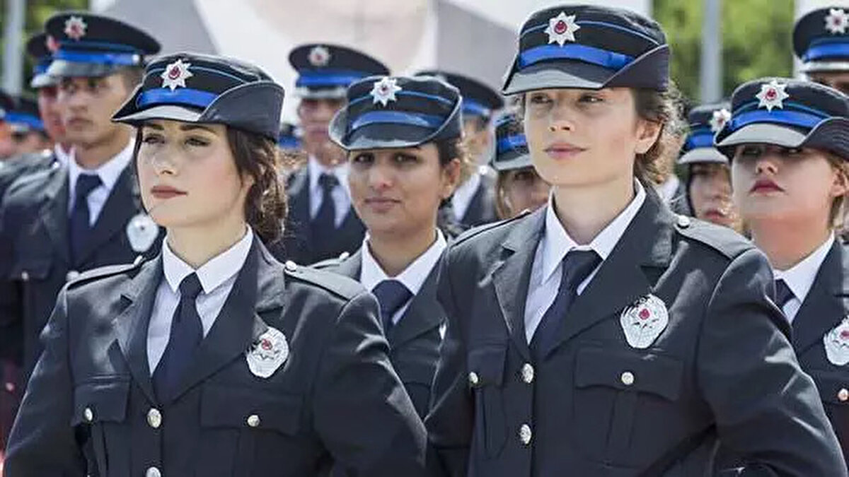 Polis akademisi kaç öğrenci alacak?<br>2025-2026 dönemi için toplam 2 bin 500 öğrenci alınacak. Bunların 2 bini erkek, 500’ü kadın olacak.