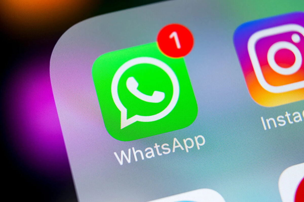 Kullanıcı adı dönemi yaklaşıyor<br><br>WhatsApp’ın kullanıcı adı sistemine geçişiyle birlikte telefon numarası zorunluluğu ortadan kalkacak. Tıpkı sosyal medya hesaplarında olduğu gibi kullanıcı adınızla bulunabilecek, ancak PIN özelliği sayesinde istemediğiniz kişilerin mesajlarını engelleyebileceksiniz.<br><br>Henüz kullanıcı adlarının ne zaman yaygın şekilde kullanıma sunulacağı açıklanmasa da, geliştirilen bu güvenlik katmanları sayesinde kullanıcı gizliliğinin ön planda tutulacağı görülüyor.